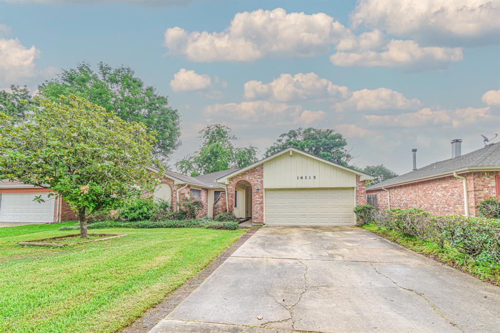 16315 Beretta Ct in Missouri City, TX - Foto de edificio