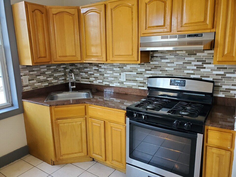 50 Atlantic St in Jersey City, NJ - Building Photo