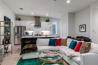 5703 Lindell Ave in Dallas, TX - Building Photo - Building Photo