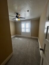 106 Lynnwood Ave, Unit Floor 2 in East Pittsburgh, PA - Building Photo - Building Photo