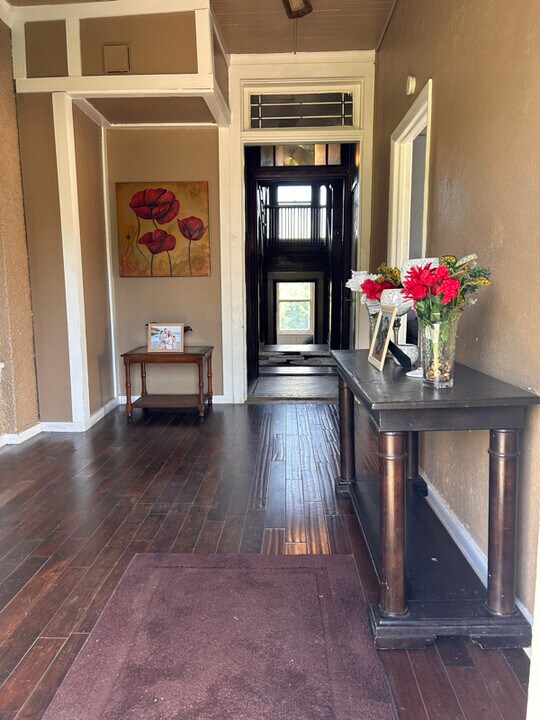 298 Capital Ave NE in Battle Creek, MI - Foto de edificio