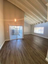 2638 Phipps Ave-Unit -#D in Simi Valley, CA - Building Photo - Building Photo