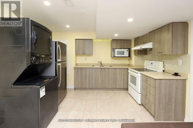 1087 Abbott St in Milton, ON - Building Photo - Building Photo