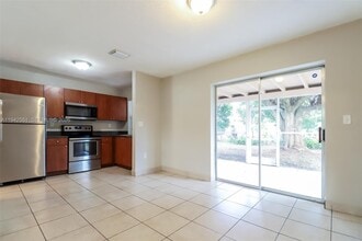 4180 NW 34th Way in Lauderdale Lakes, FL - Building Photo - Building Photo