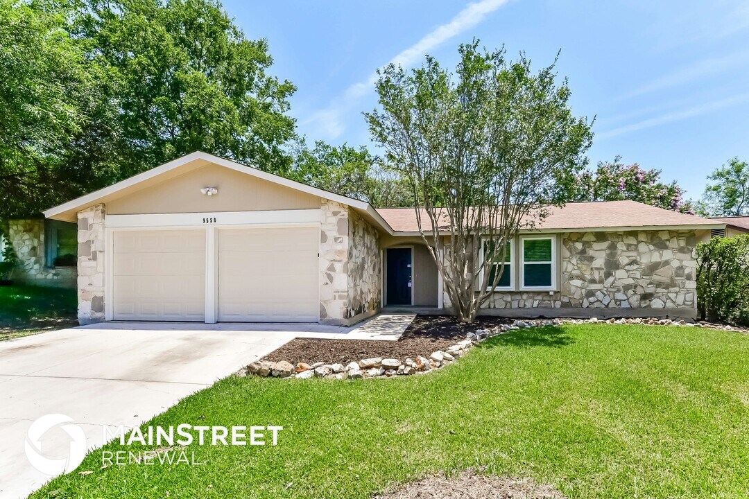 9550 New World Dr in San Antonio, TX - Foto de edificio