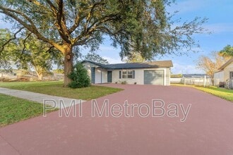 7250 Applegate Dr in Zephyrhills, FL - Building Photo - Building Photo