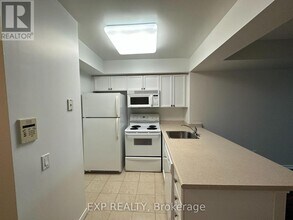 30 Harrison Garden Blvd in Toronto, ON - Building Photo - Building Photo