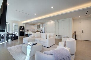 3923 Cole Ave in Dallas, TX - Building Photo