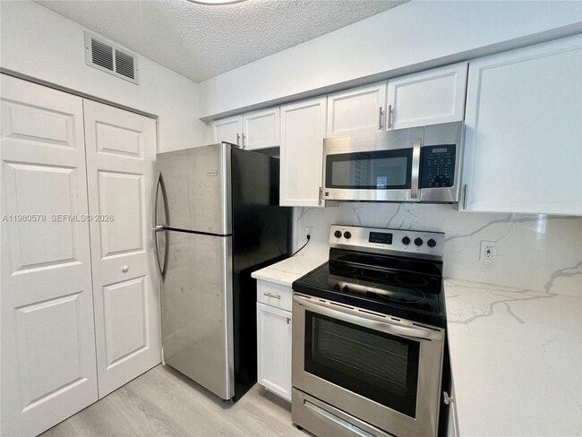 640 S Park Rd in Hollywood, FL - Building Photo - Building Photo