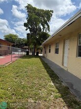 2751 NW 14th Ct in Fort Lauderdale, FL - Building Photo - Building Photo