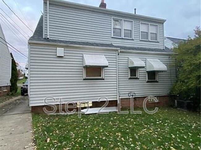5048 Claremont Blvd in Garfield Heights, OH - Foto de edificio - Building Photo