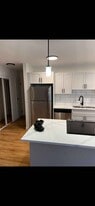 690 Jefferson Ave in Winnipeg, MB - Building Photo