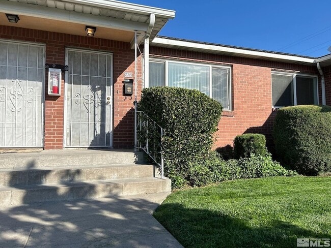 238 18th St in Sparks, NV - Foto de edificio - Building Photo