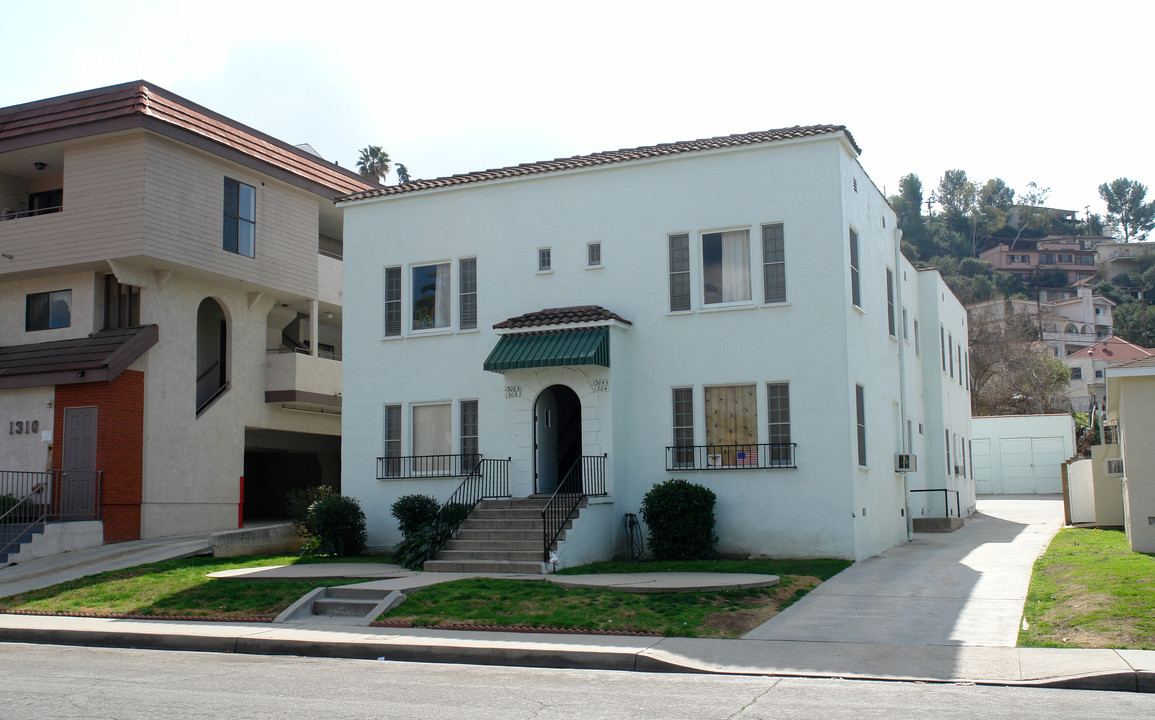 1304 E Acacia Ave in Glendale, CA - Building Photo