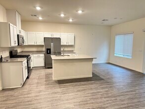 4732 Peacock Cliffs Ave in Las Vegas, NV - Building Photo - Building Photo