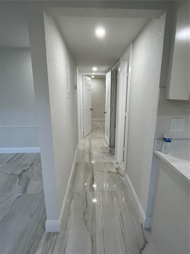 8011 NW 44th Ct in Coral Springs, FL - Building Photo - Building Photo
