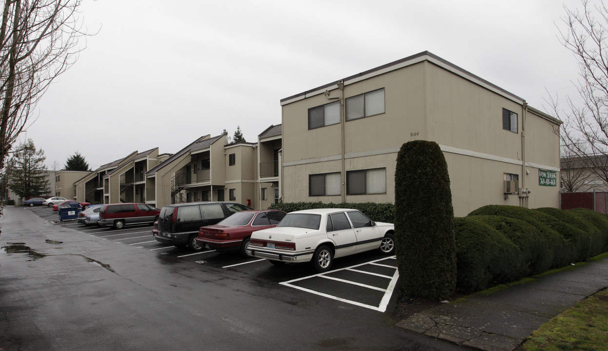 Evergreen East in Vancouver, WA - Building Photo