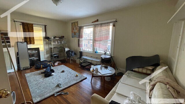 11 Kinross Rd, Unit 2 in Boston, MA - Foto de edificio - Building Photo