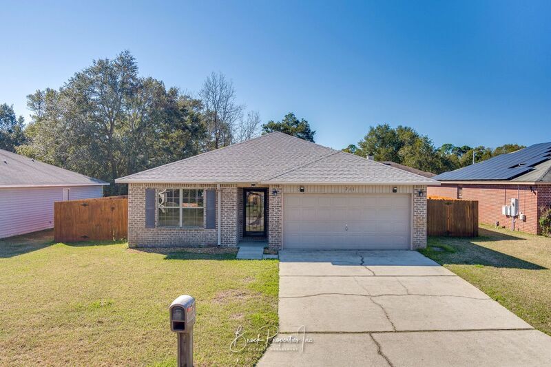 711 Forgotten Creek Ln in Pensacola, FL - Building Photo