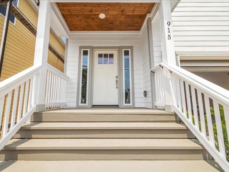 915 E 37th St in Houston, TX - Building Photo