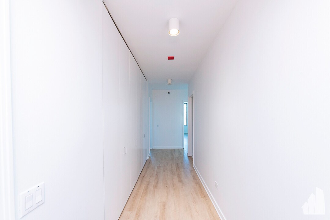 501 N Clinton St, Unit 2502 in Chicago, IL - Building Photo