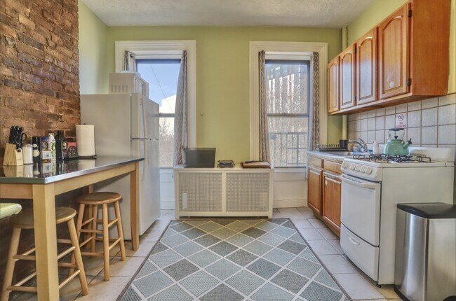 237 Summit Ave, Unit #3 in Jersey City, NJ - Building Photo - Building Photo