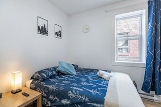 5915 Bd Décarie in Montréal, QC - Building Photo - Building Photo