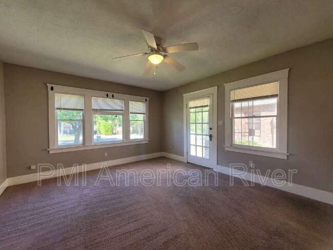 1928 El Monte Ave in Sacramento, CA - Building Photo - Building Photo