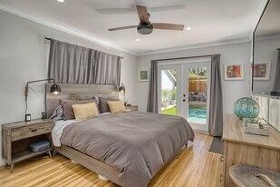 22140 Ybarra Rd in Los Angeles, CA - Building Photo