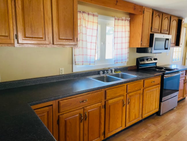 property at 915 Suncook Valley Rd