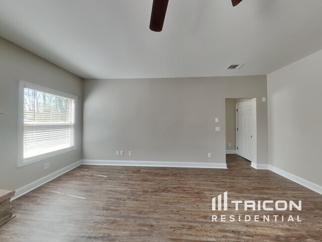1180 Hartwell Rd in Locust Grove, GA - Building Photo - Building Photo