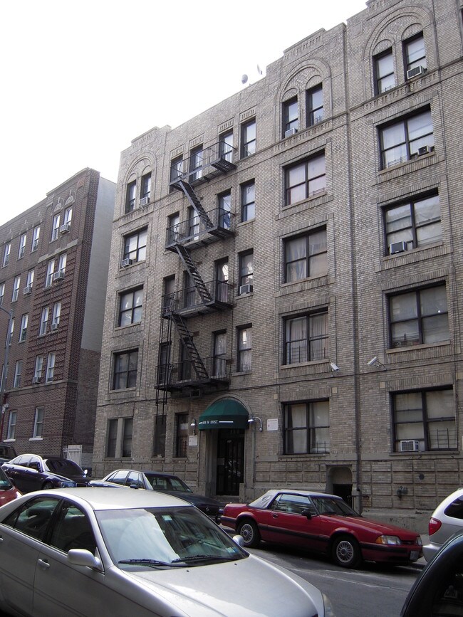 608-612 W 189th St in New York, NY - Building Photo - Building Photo