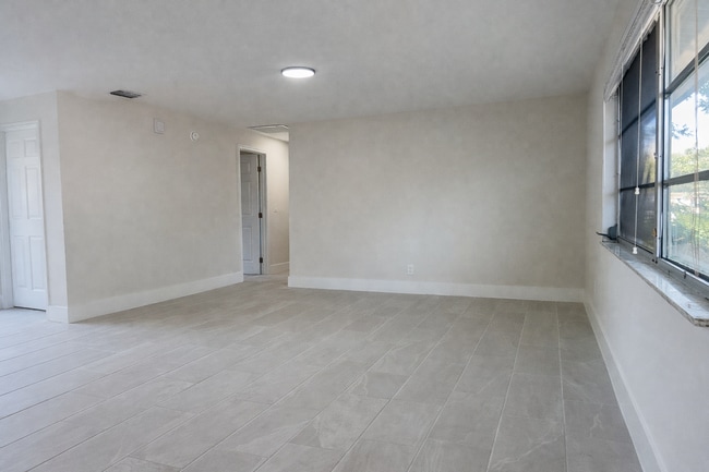 768 Dellena Ln in Ft. Myers, FL - Building Photo - Building Photo