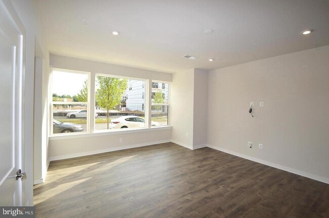13518 Sayward Blvd in Herndon, VA - Building Photo - Building Photo