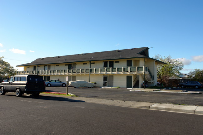 Heritage Apartments in Vacaville, CA - Building Photo - Building Photo