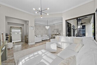 3957 NW 82nd Way in Hollywood, FL - Building Photo - Building Photo