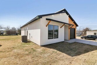 4501 Christy Dr in Granbury, TX - Building Photo - Building Photo
