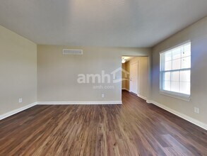 8133 Darlene Ter in Middletown, OH - Foto de edificio - Building Photo