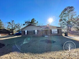 619 Sabreena Cir in Hinesville, GA - Building Photo