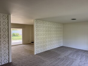 10131 Oso Ave in Chatsworth, CA - Building Photo - Building Photo