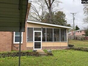 511 Shady Ln in Cayce, SC - Building Photo - Building Photo