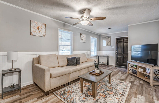 property at 4493 Quince Rd