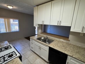 15516 Nordhoff St, Unit 209 in North Hills, CA - Building Photo - Building Photo