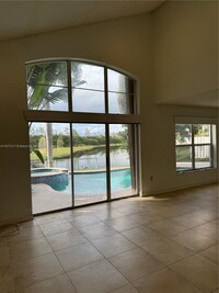 16593 NW 2nd Ln in Pembroke Pines, FL - Foto de edificio - Building Photo