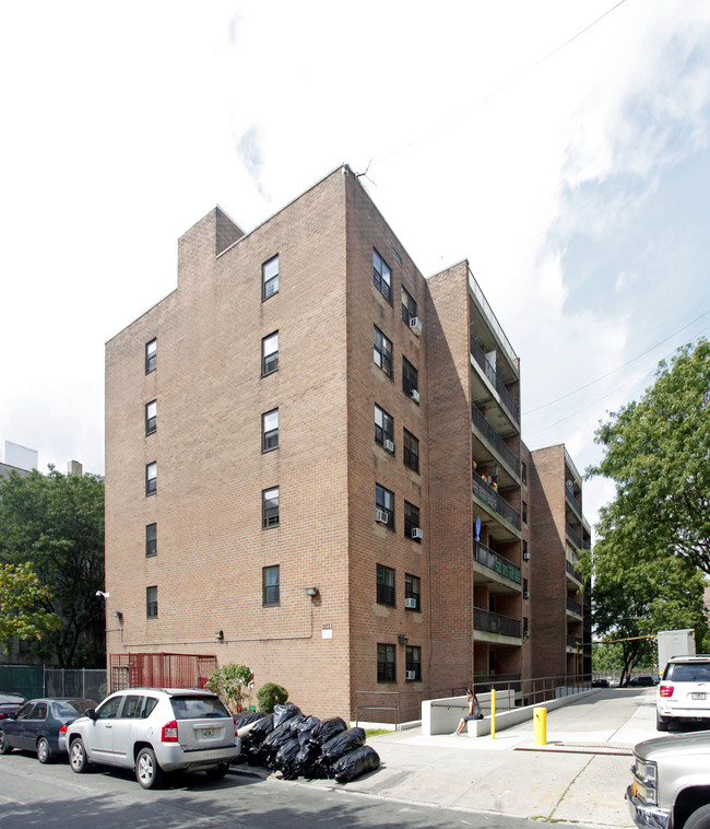 Locust Apartments in Bronx, NY - Building Photo - Building Photo