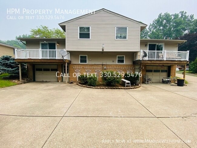 1827 Thackeray Ave NW in Massillon, OH - Foto de edificio - Building Photo