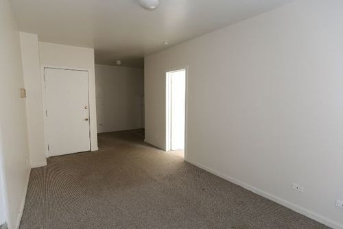 3957 W Irving Park Rd-Unit -Seven in Chicago, IL - Building Photo - Building Photo