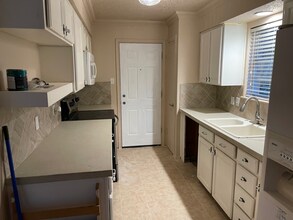 1112 Autumn Oak Dr in Denton, TX - Building Photo - Building Photo