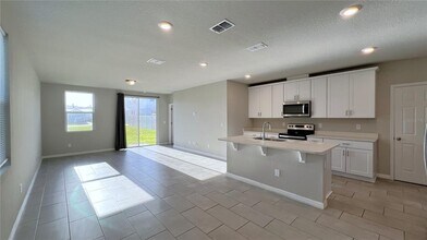 3253 Bella Vista Dr in Davenport, FL - Building Photo - Building Photo
