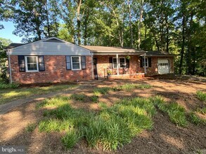 112 Jay Rd in Falmouth, VA - Building Photo - Building Photo
